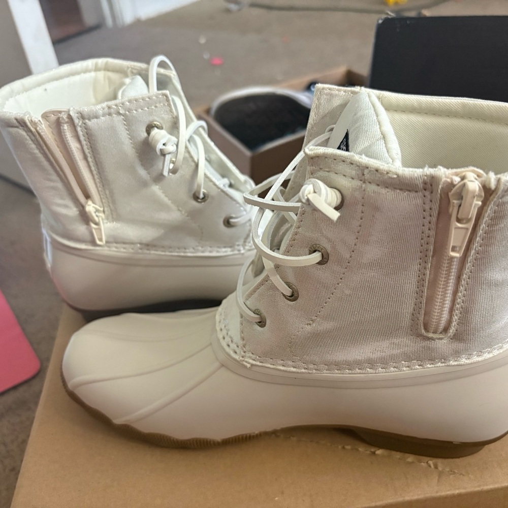Sperry Women's White Winter Boots